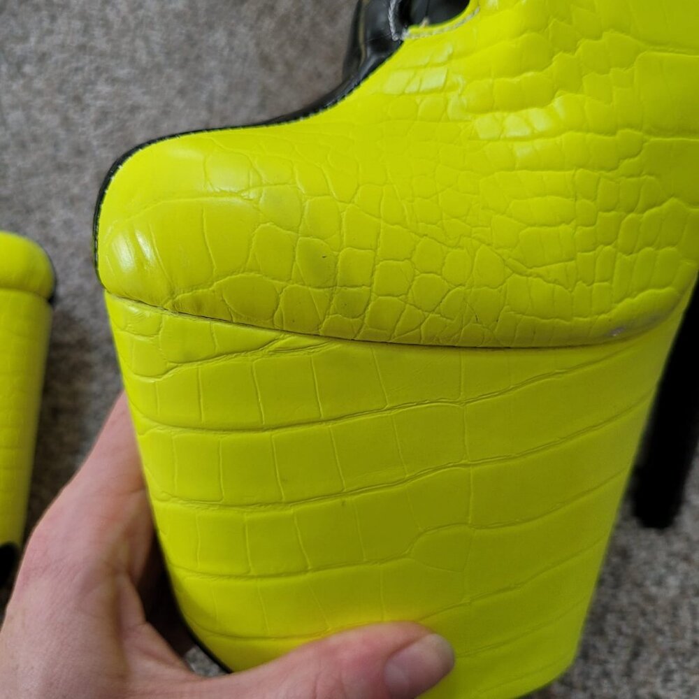 Used - Hella Heels Limited Edition Snapped - Black/Neon US 9 / EU 40 - Picture 8 of 12